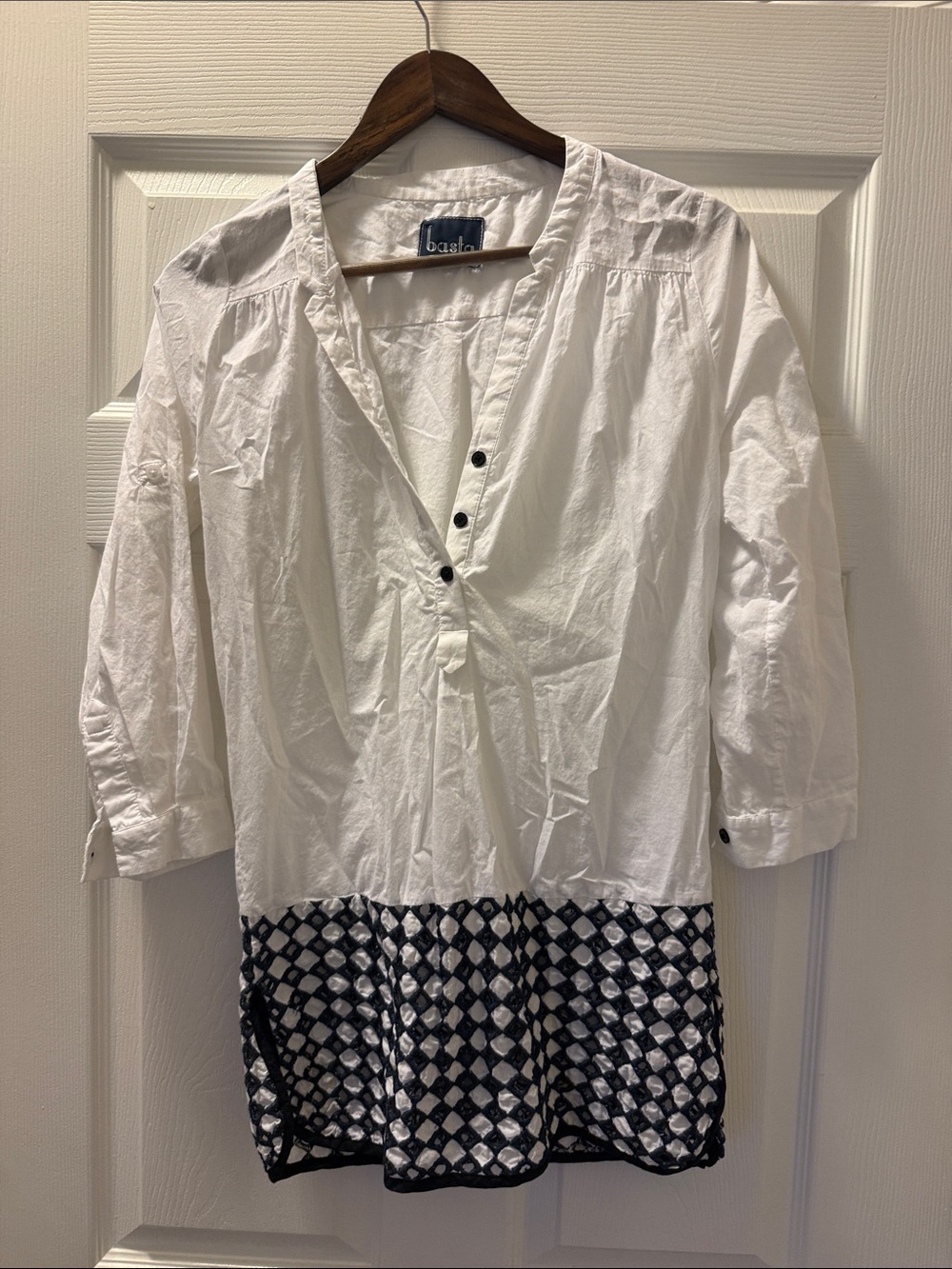 Basta/ Revolve 100% cotton White Tunic Top with Navy embroidered bottom EUC